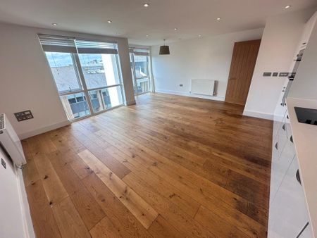 2 bedroom flat to rent - Photo 2