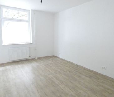 *** Moderne 2-Zi-Wohnung mit Loggia in Essen-Frohnhausen sucht eine... - Photo 1
