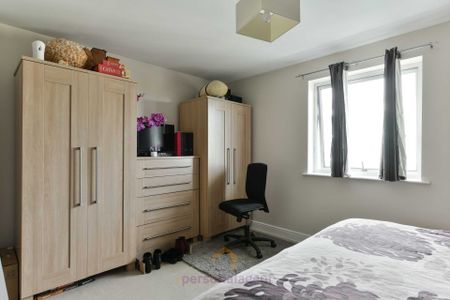 Station Approach, Epsom - Photo 5