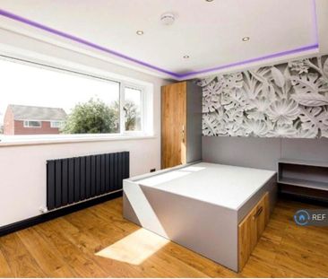 2 bedroom semi-detached house to rent - Photo 2