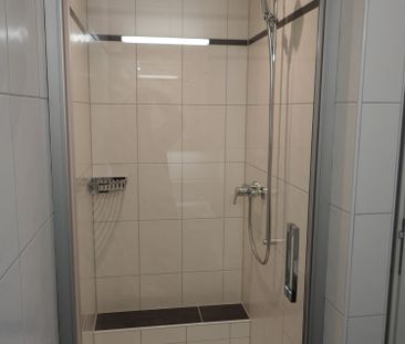 "grosse, moderne 4.5-Zimmer-Wohnung mit Lift und eigenem Waschturm" - Foto 5
