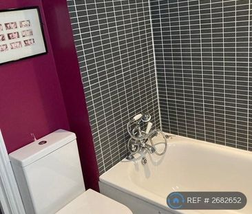 2 bedroom flat to rent - Photo 6