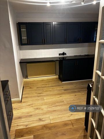 2 bedroom maisonette to rent - Photo 2