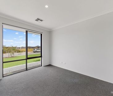 SPACIOUS & BRAND NEW - Photo 6