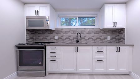 For Lease - 31 Bowerbank Drive Unit# B2, Toronto, Ontario - Photo 4