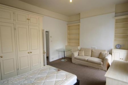 Studio to rent - Photo 2