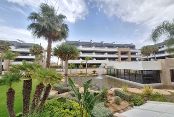 Ref.7533 Two-Bedroom Apartment in the Residential Complex Flamenca Village.