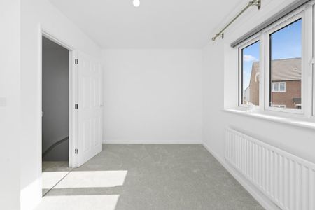 2 bedroom end of terrace house to rent - Photo 4