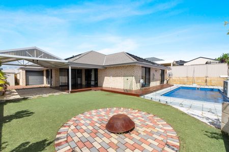 Four Bedroom Family Home in Baldivis with a Pool! - Photo 5