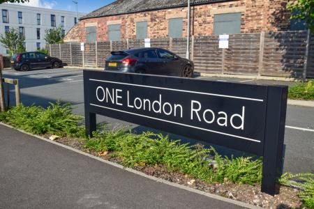 London Road, Newcastle-Under-Lyme, ST5 - Photo 2