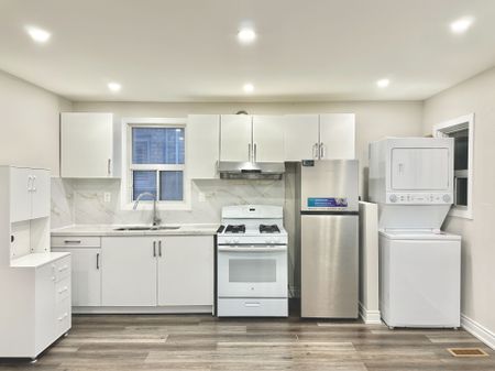 For Lease - 55 Fairbank Avenue Unit# Main Fl, Toronto, Ontario - Photo 2