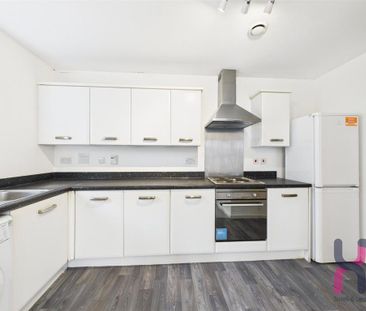 2 bedroom flat to rent - Photo 2