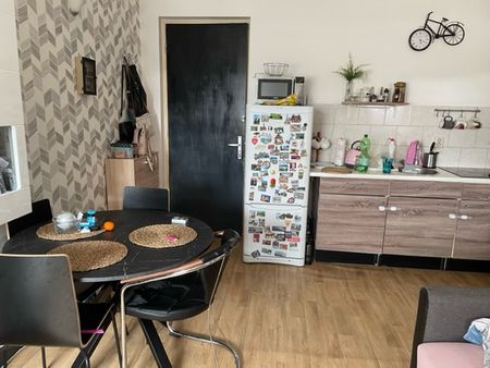 Te huur in centrum Roermond, keurige ruime studio voorzien van kitchenette en badkamer - Photo 2