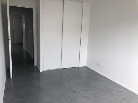 Location Maison 4 pièces 95m² VILLENAVE D ORNON 33140 - Photo 2