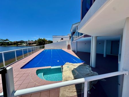 30 Saint Martin Place, Clear Island Waters, QLD 4226 - Photo 4