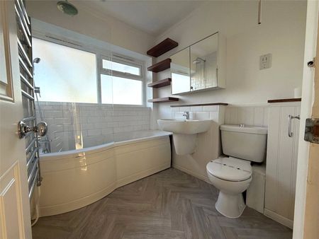 Grove Avenue, Epsom, Surrey, KT17 4DU - Photo 5