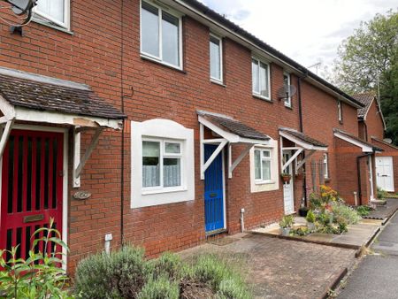 2 Bedroom House - Flaxfield Court, Basingstoke - Photo 3