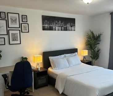 For Lease - 452A Horner Avenue, Toronto, Ontario - Photo 5