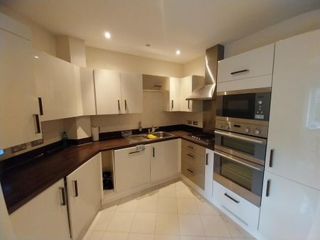 2 bedroom flat to rent - Photo 4