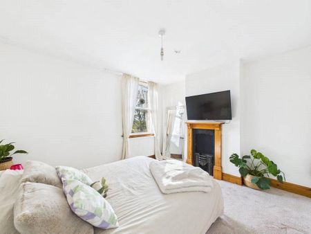 3 bedroom terraced house to rent - Photo 4