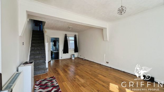 Whitehall Lane, Grays, RM17 - Photo 1