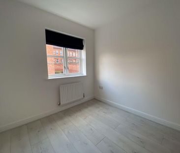 3 bedroom terraced house to rent - Photo 3