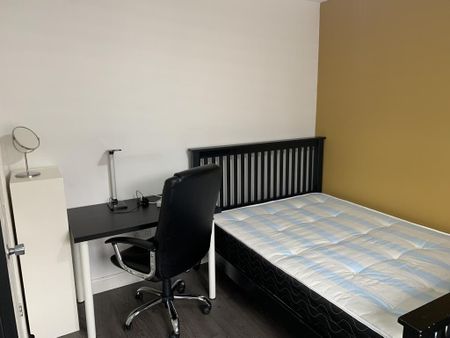 6 bedroom terraced house to rent - Photo 4