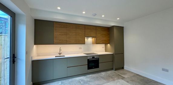 3 bedroom terraced house to rent - Photo 2