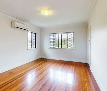Charming Queenslander Living in the Heart of Stafford - Photo 1