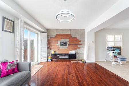 For Lease - 66 Lightcatcher Circle, Brampton, Ontario - Photo 3