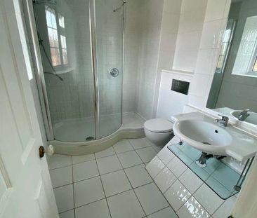 Bunbury Way, Epsom Downs, Surrey, KT17 - Photo 4