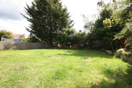 Bournemead Avenue, Northolt, Middlesex, UB5 6PX - Photo 5