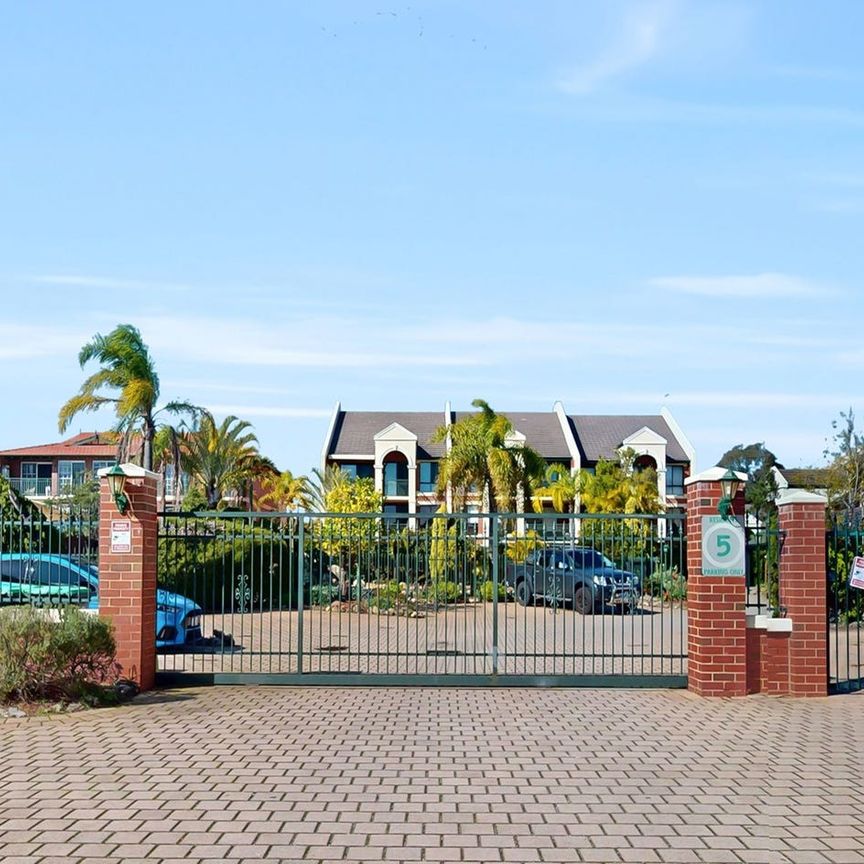 3 Bedroom 1 Bathroom 1st Floor Unit Overlooking Pool. Original condition. - Photo 2