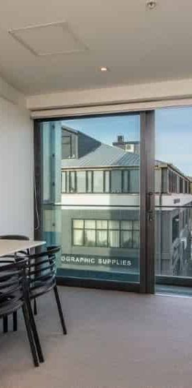 Fully Furnished Central 3 Bedroom - Photo 1