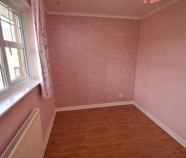 2 bedroom semi-detached house to rent - Photo 6