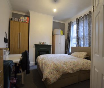 3 bedroom Apartment to rent - Photo 1