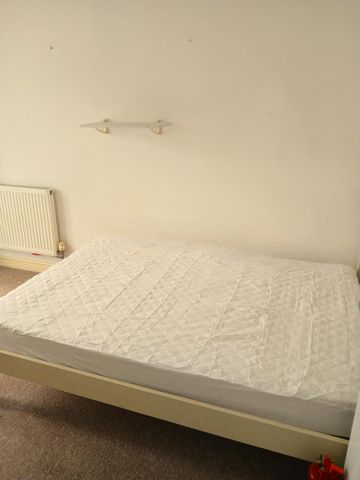 4 bedroom detached house to rent - Photo 4