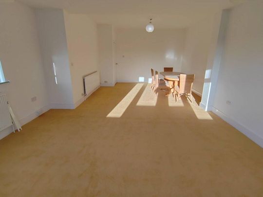 5 bedroom semi-detached house to rent - Photo 1