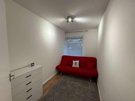 Staines Road, Feltham, TW14 - Photo 2