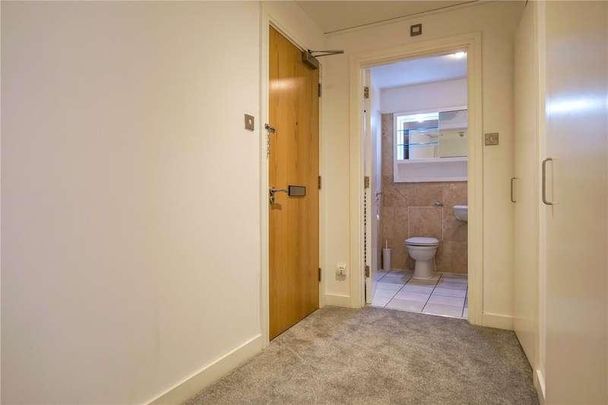 Queens Road, Reading, Berkshire, RG1 - Photo 1