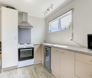 129b Boundary Road - FULLY FURNISHED - Photo 6