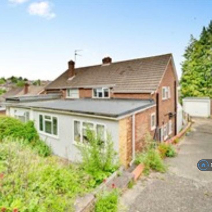 1 bedroom in a house share to rent - Photo 1