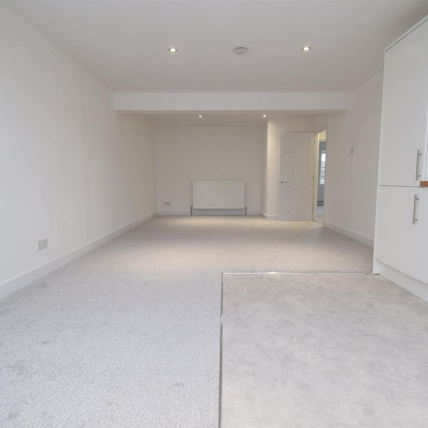 Bank Street, Ossett - Photo 1