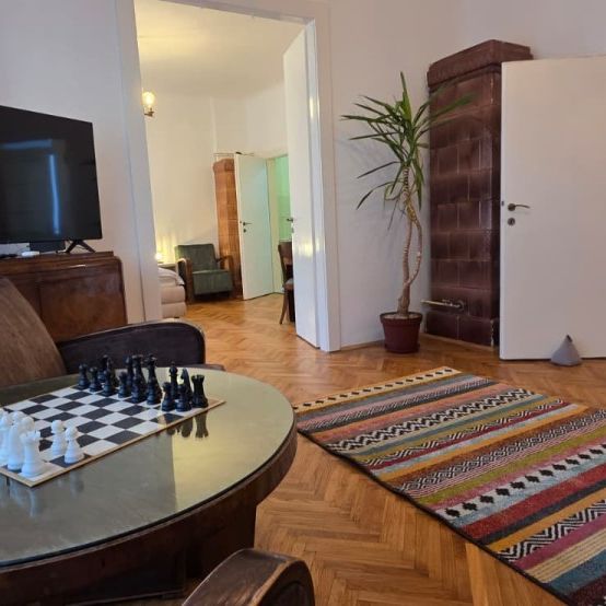 A modern apartment for rent in Cluj-Napoca, central area, located 15 minutes walk from the University of Medicine and Pharmacy, with bedroom, living-room, kitchen, garden and 2 bathrooms - Fotografie 1
