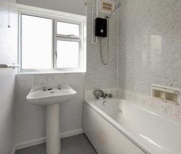 3 bedroom semi-detached house to rent - Photo 6