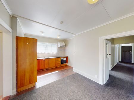 City Centre - 4 Bedrooms - Photo 4