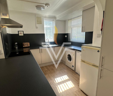 4 bedroom semi-detached house to rent - Photo 4