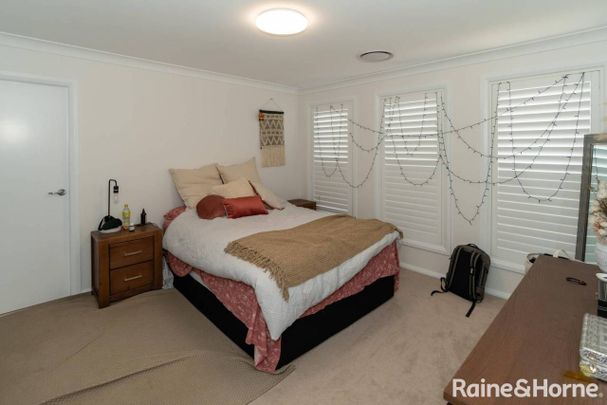 LOW MAITENANCE LLOYD LIVING - Photo 1