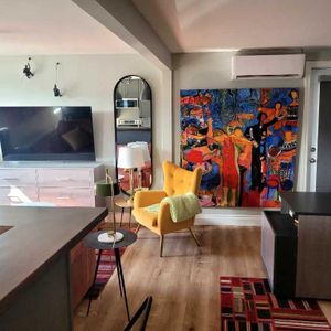 superbe Condo-loft 3 1/2 meublé et entièrement rénové à 5 minutes du métro joliette avec wifi, électtricité et chauffage inclus - Photo 2