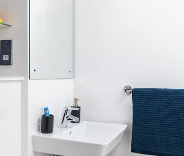 1 bedroom in a flat share to rent - Photo 6